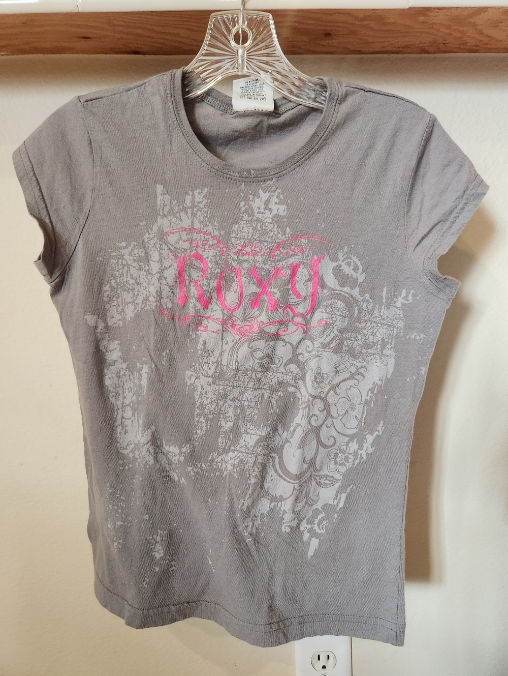 Vintage Roxy Gray Tee with Pink Logo and White Graphic